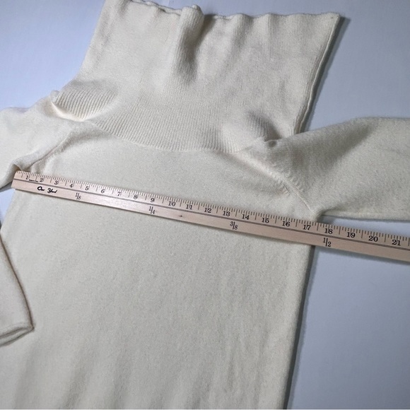 Anthropologie Womens Sweater Cream Knit Cowl  Neck Turtleneck Soft Size S - Picture 7 of 15